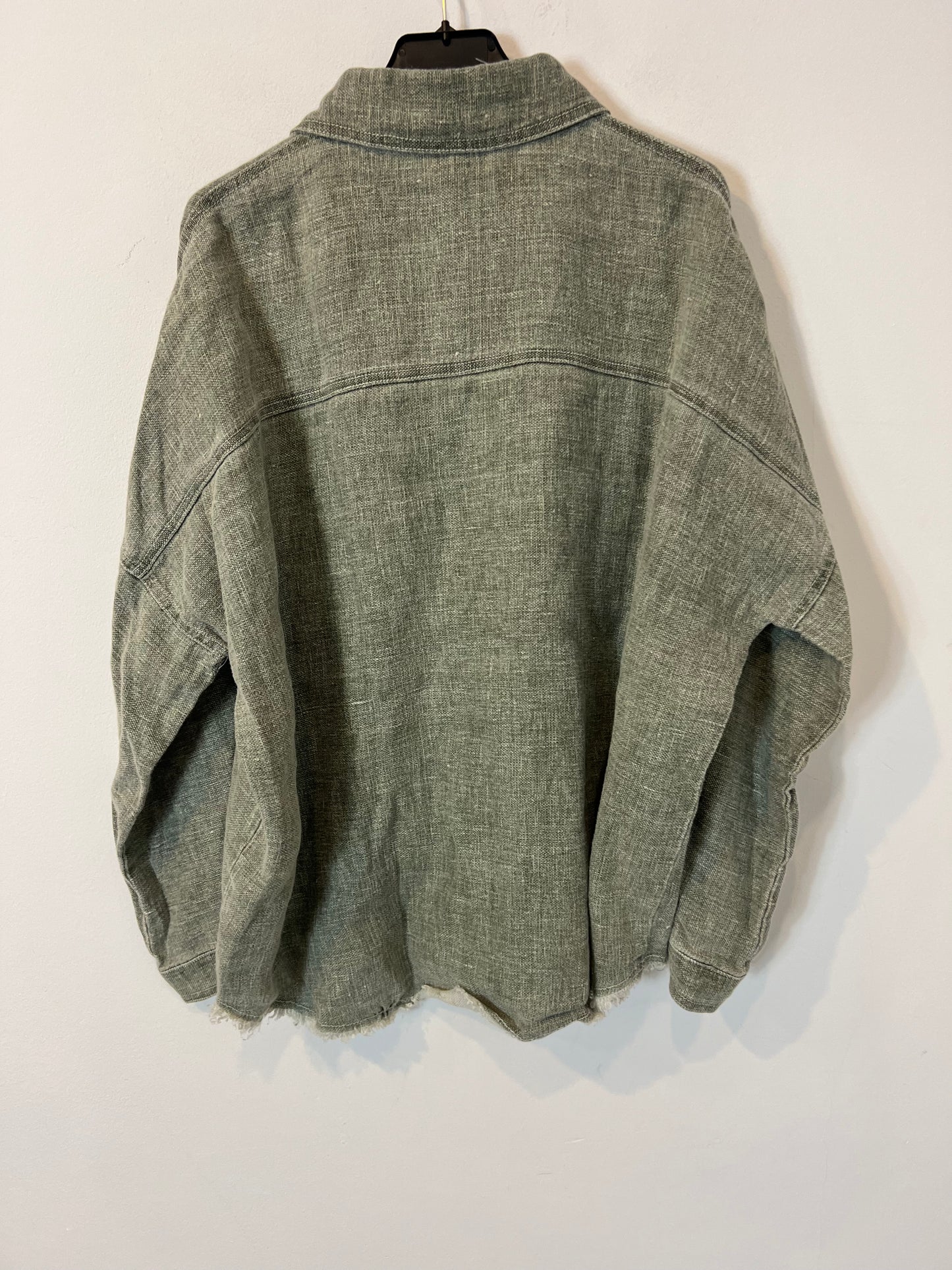 ZARA. Sobre camisa lino verde jaspeado. T L