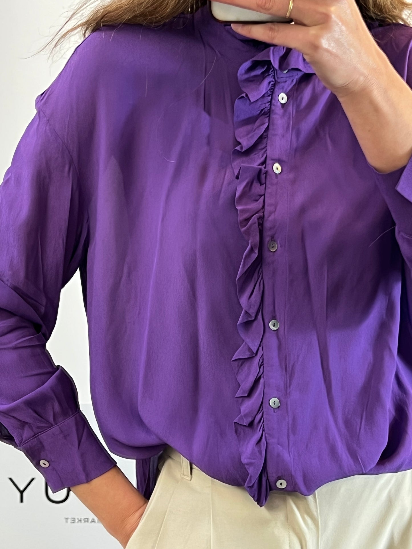 ZARA. Blusa morada fluida volante. T S (M/L)