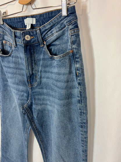 H&M.Pantalón campana claro  T.38