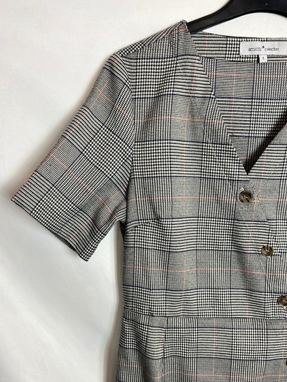 AMICHI. Buttoned houndstooth dress. TS