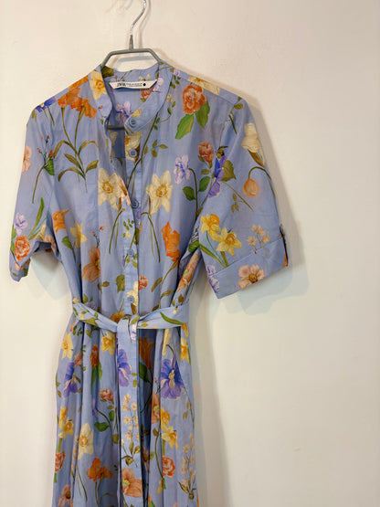 ZARA. Vestido largo estampado flores abotonado