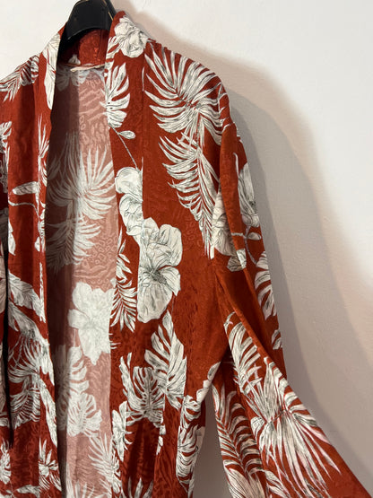 WHITE&amp;ONE. Tile flower kimono Tu(M)