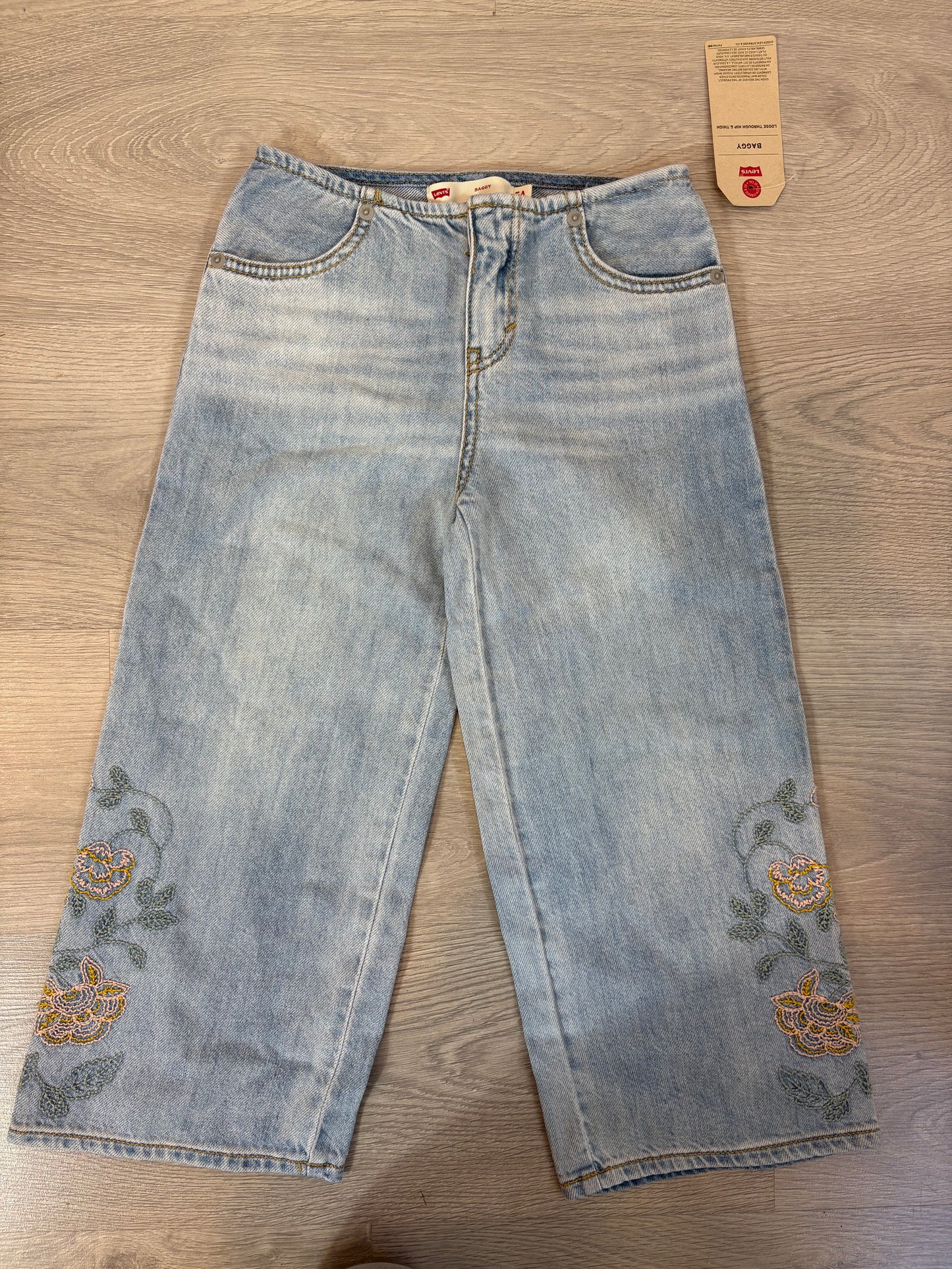 LEVI´S. Denim ancho bordados. T 5 años