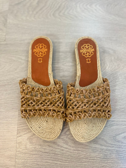 PORRONET. Flat raffia sandal T,39