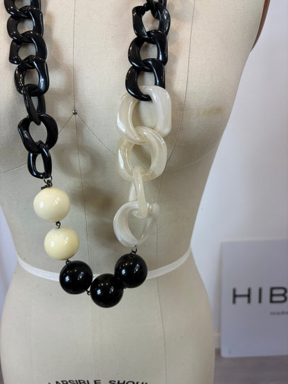 BIMBA Y LOLA. Collar largo bicolor formas