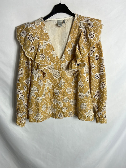 Y.A.S. Blusa mostaza claro bordados. T S(Tara)