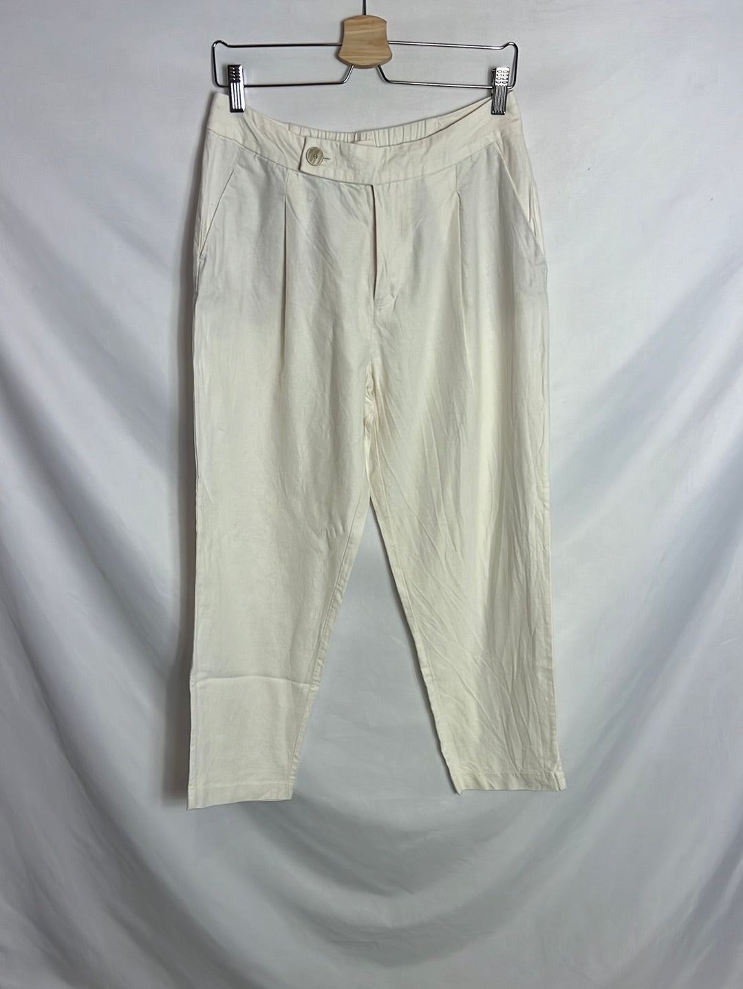 ESE O ESE. Pantalón fluido color crudo. T 38