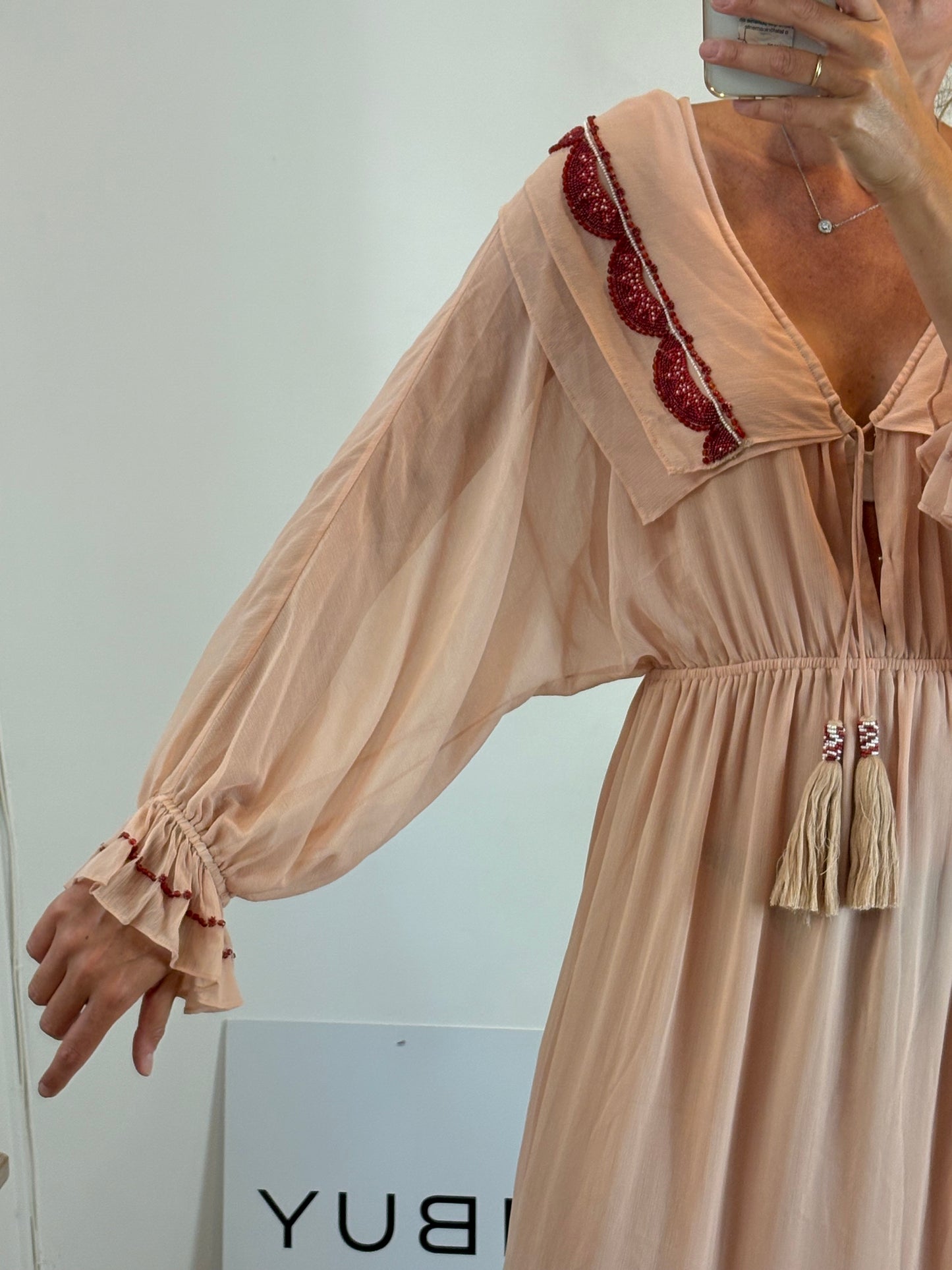 MAGNOLIA. Long pink chiffon beaded dress. TM