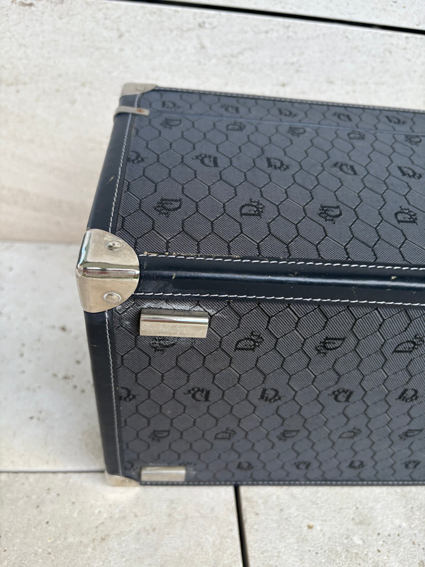 DIOR. Neceser de viaje