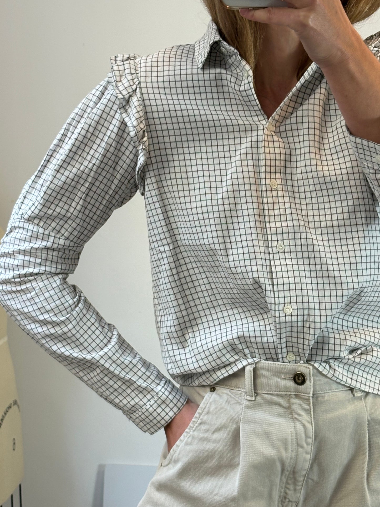 SCALPERS. Camisa cuadros volante hombros