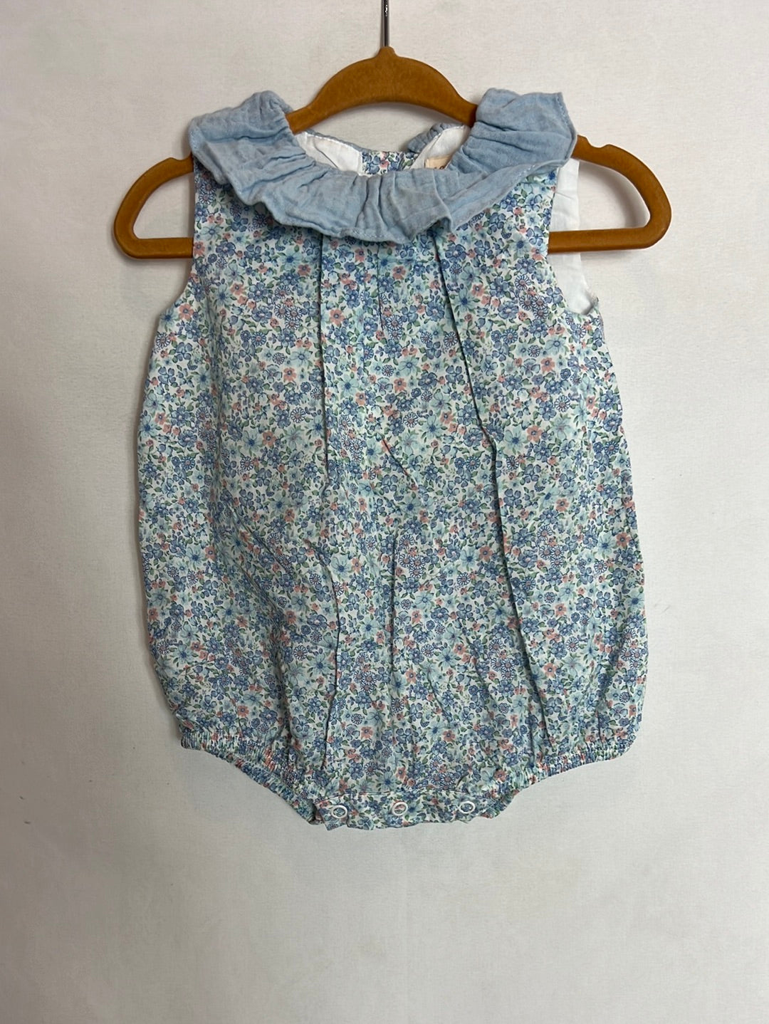 LOLA PALACIOS. Ranita flores tonos azules. T 3 meses