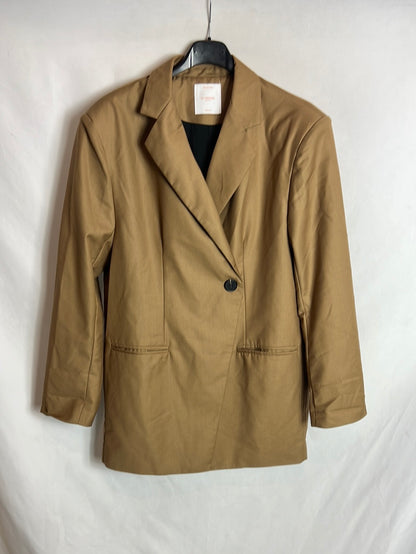 MY PEEPTOES. Camel oversized blazer with button detail on the back. XS-S (Tara)
