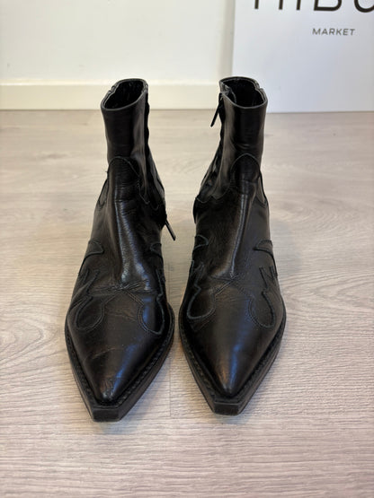 THE KOOPLES. Botines negros piel