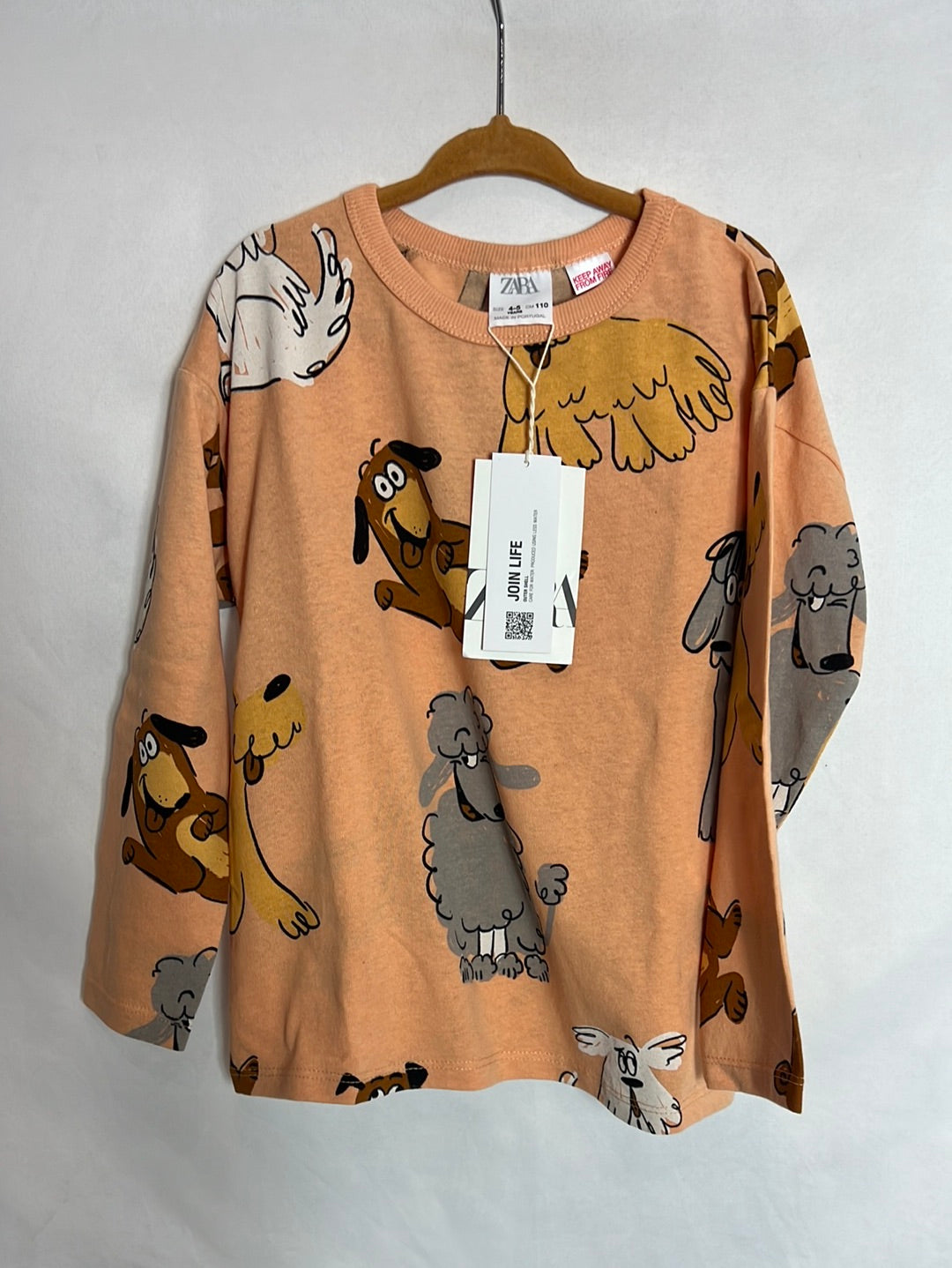 ZARA. Camiseta manga larga animales. T 4-5 años