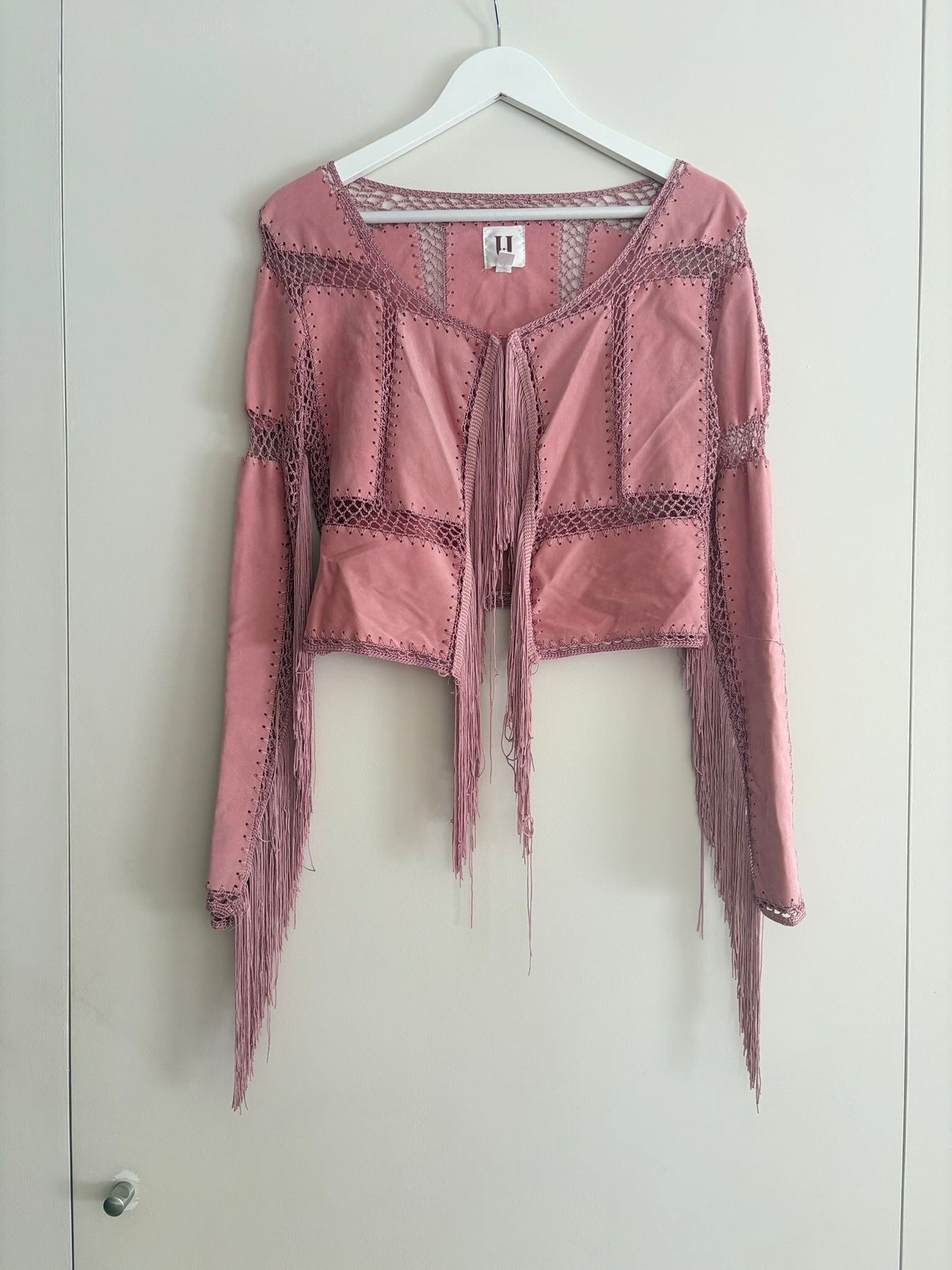 FOREVER UNIQUE. Chaqueta corta flecos
