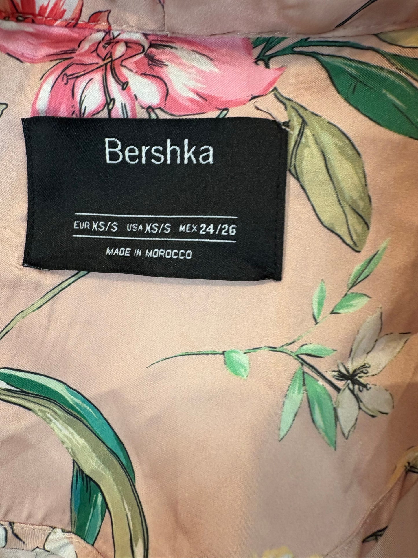 BERSHKA. Kimono largo estampado. T XS/S