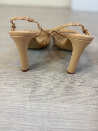 H&M. Sandalia destalonada con diseño anudado