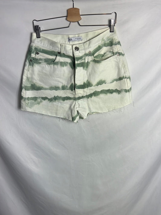 ZARA. Shorts denim tie dye . T 40