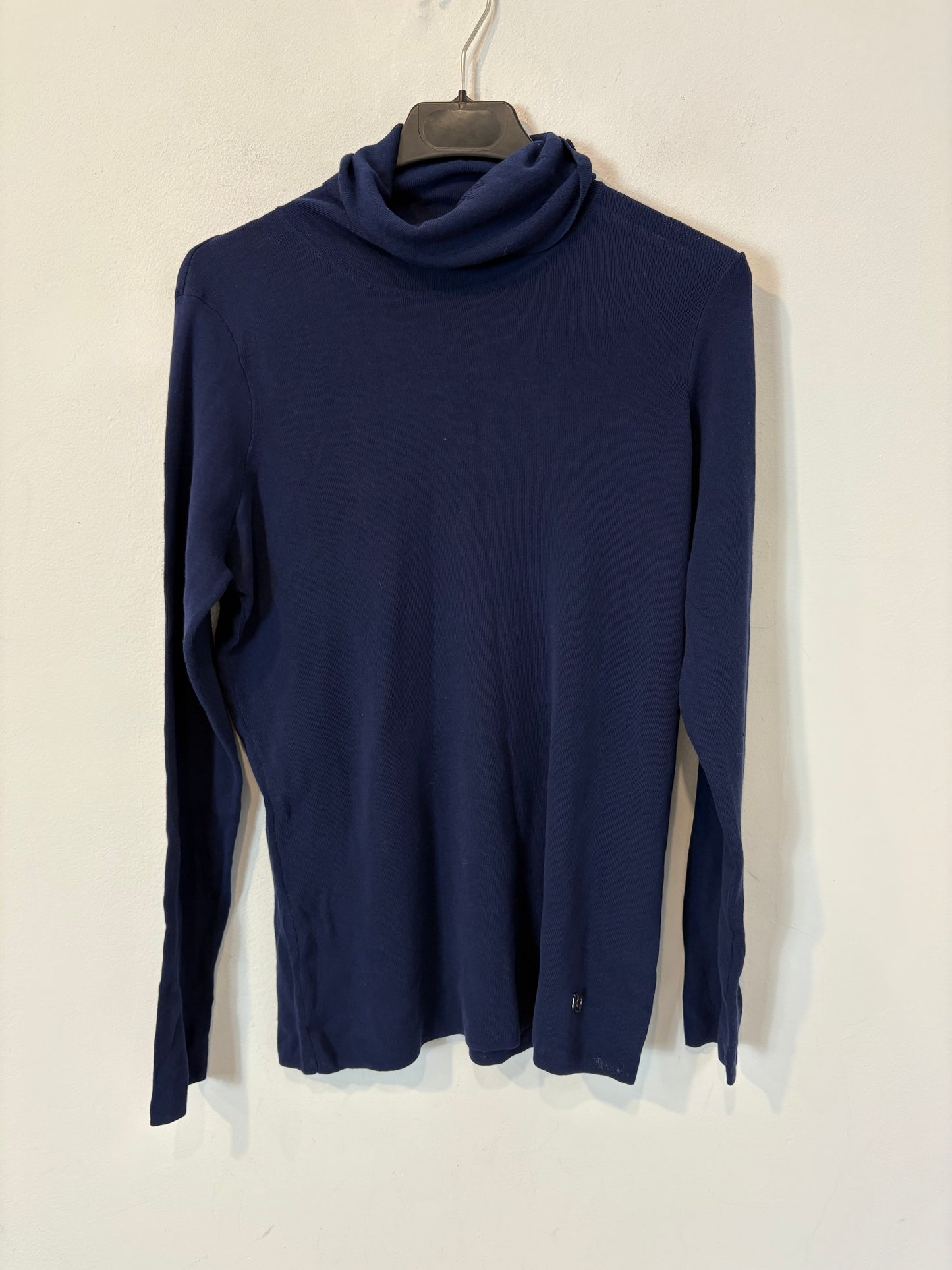 PURIFICACIÓN GARCIA. Jersey azul cuello vuelto