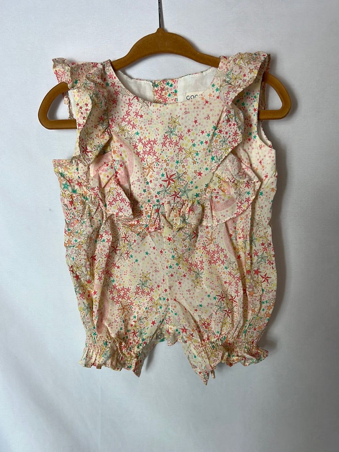 GOCCO. Romper and bonnet with colorful print. Size 3-6 months