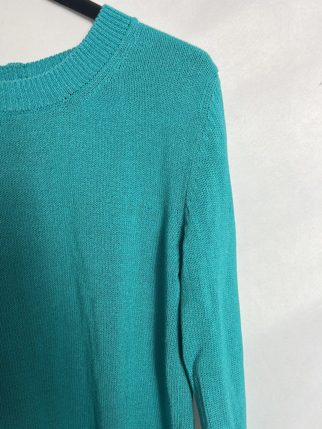 MASSIMO DUTTI. Jersey hilo turquesa botones dorados. T M