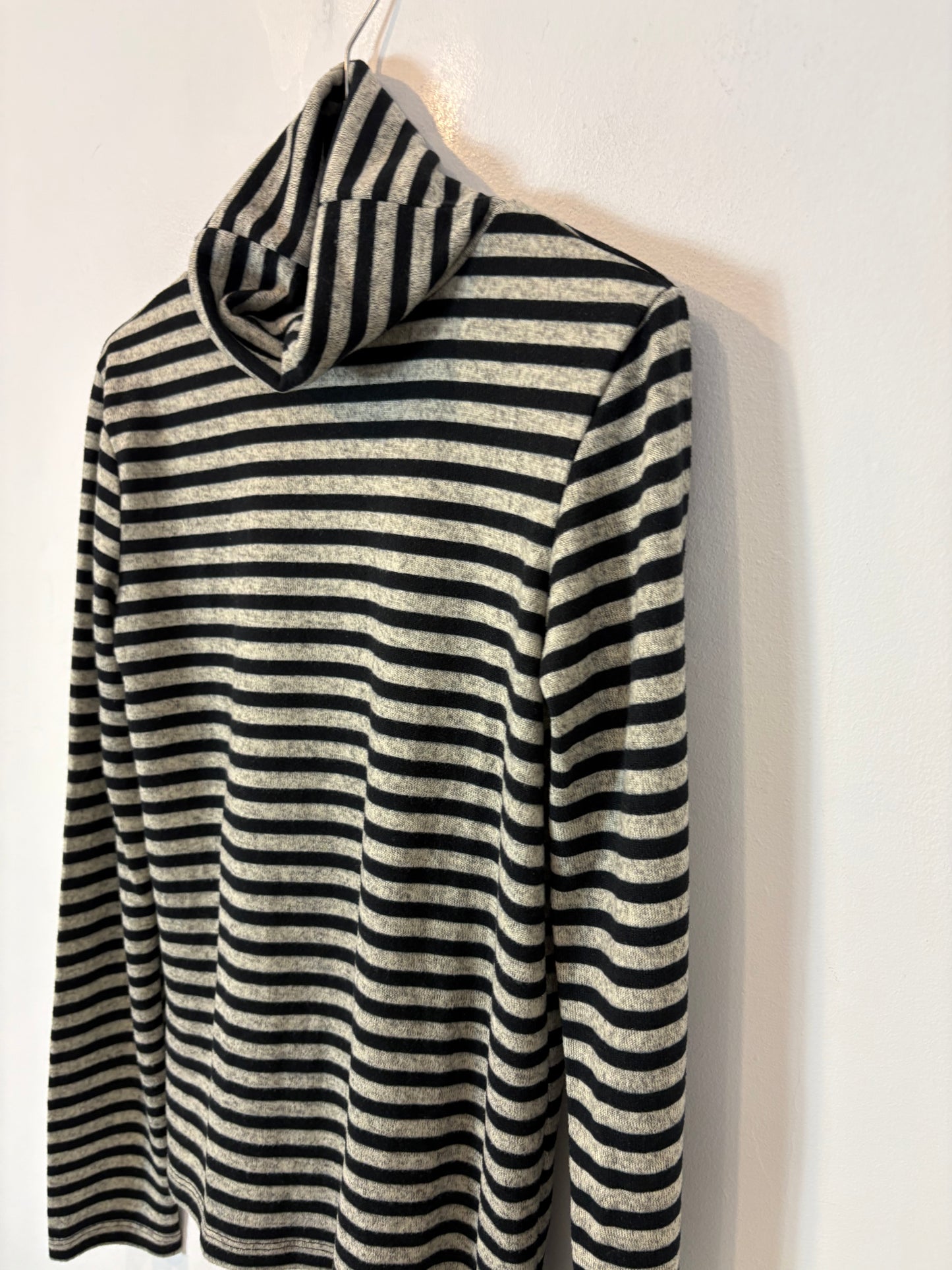 ZARA. Top punto rayas