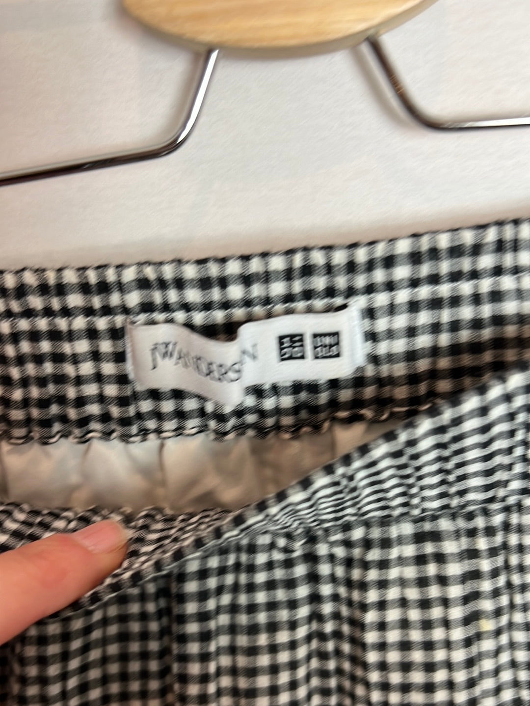 UNIQLO. Falda midi cuadros volante. T S