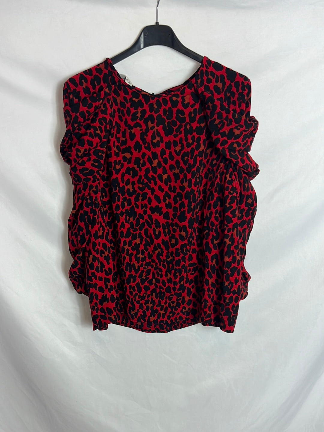 ZARA. Blusa manga abullonada animal print. T L