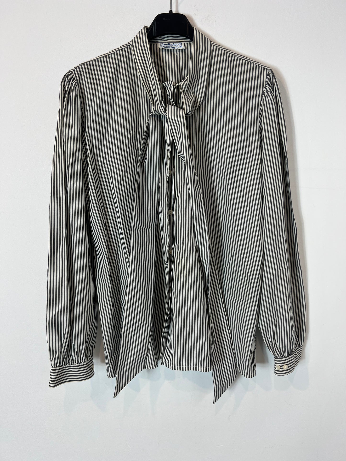 CLAUDIA ADOLFF. Striped blouse with bow detail. Size 38