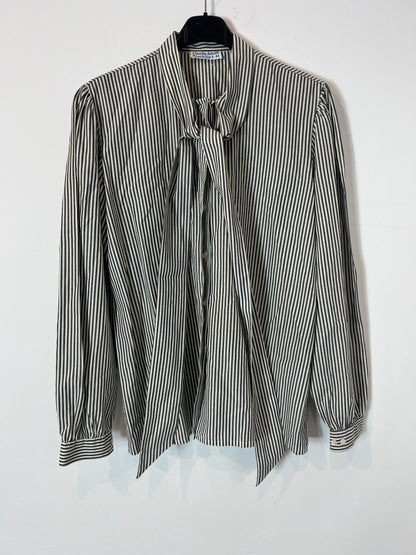 CLAUDIA ADOLFF. Striped blouse with bow detail. Size 38