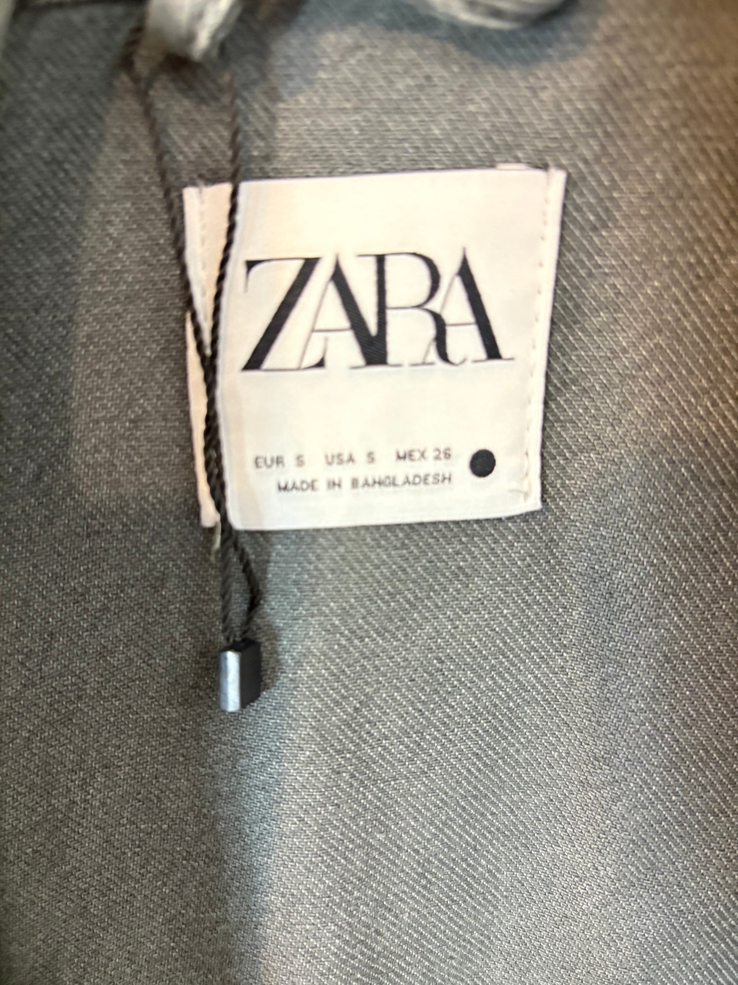 ZARA. Parka denim bolsillos