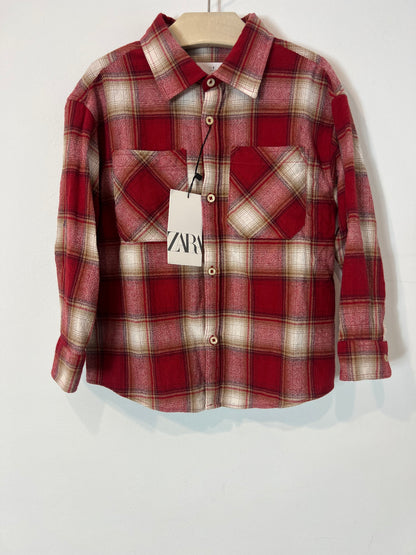 ZARA. Camisa textura cuadros. T 6 años