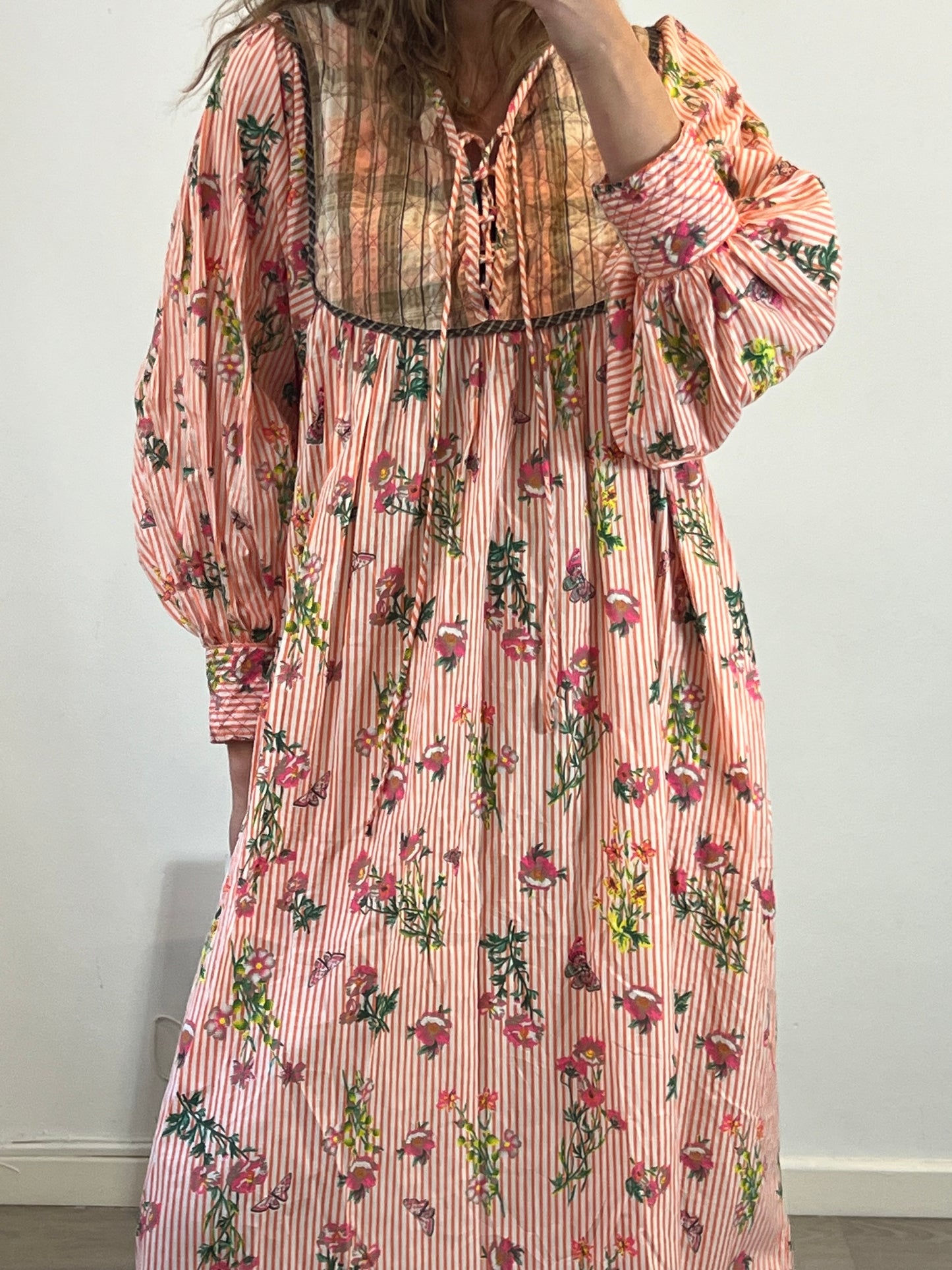 ANTIKSUK. Vestido largo rayas. TU (M/L)