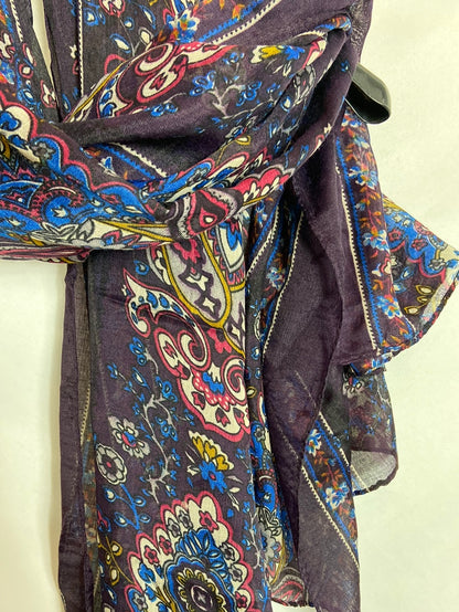 OTRAS. Fular morado estampado.