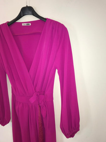 CAYMAA CLOSET. Vestido midi cruzado flecos
