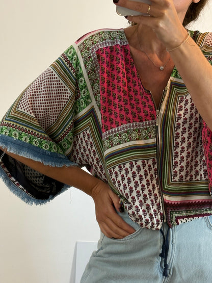 OTRAS. Top/chaqueta cremallera multi estampado. T M