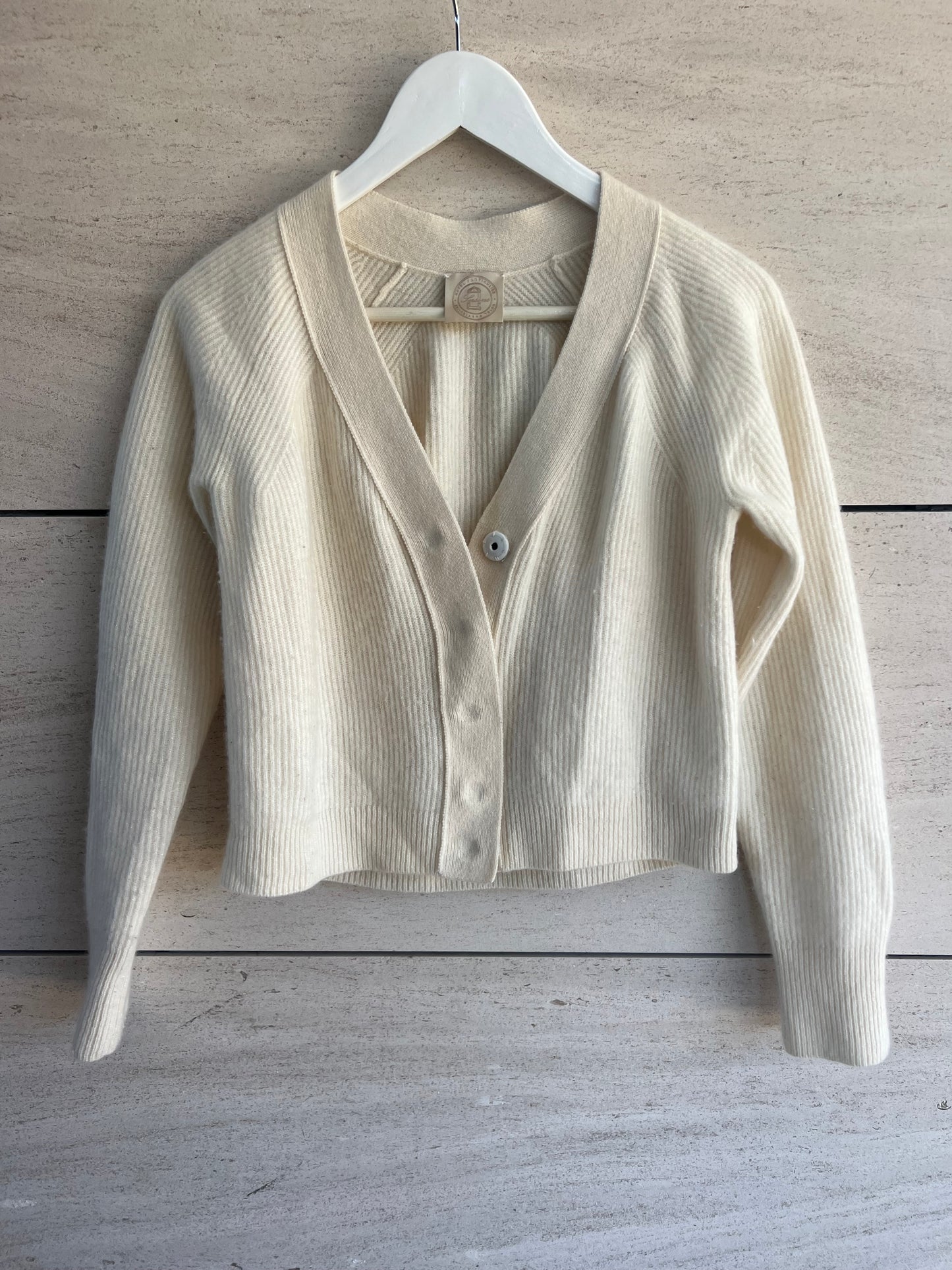 HOTEL PARTICULIER. Light beige cashmere cardigan. TS