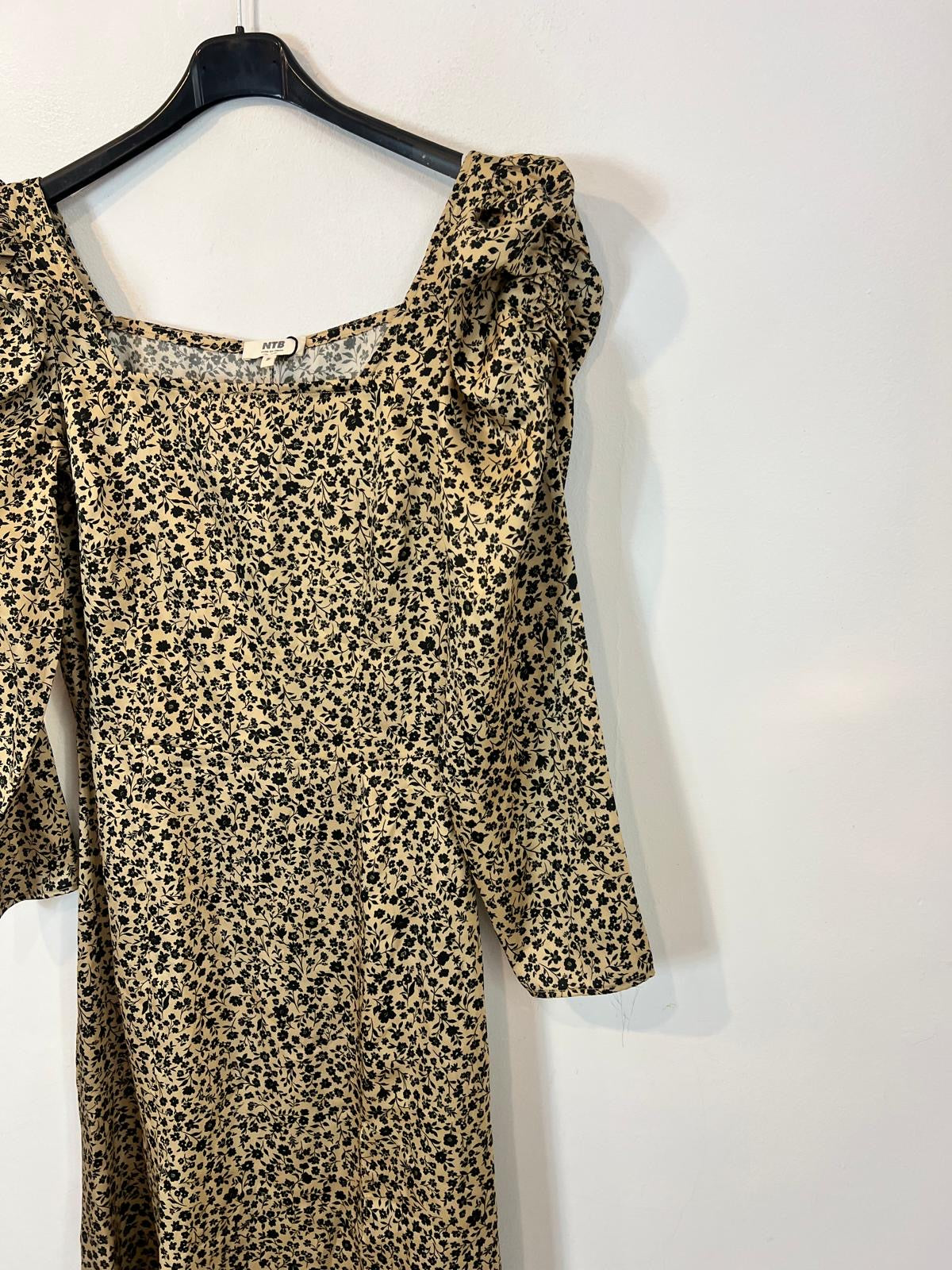 NTB. Vestido midi estampado aberturas