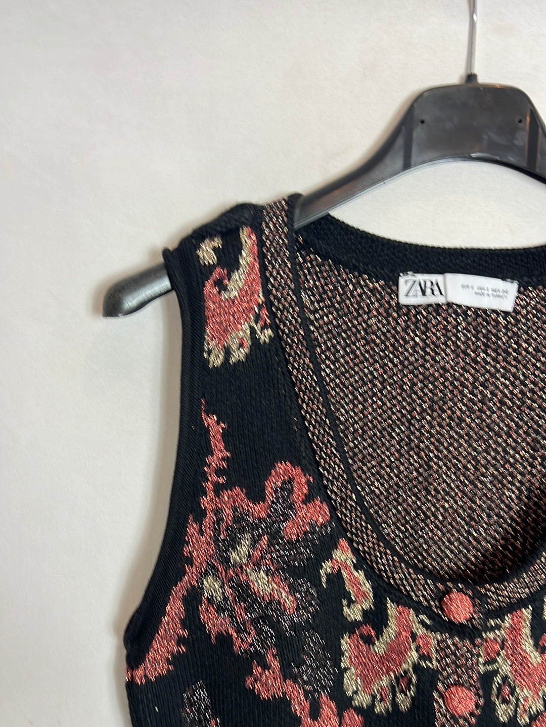 ZARA. Embroidered knit top/vest Ts