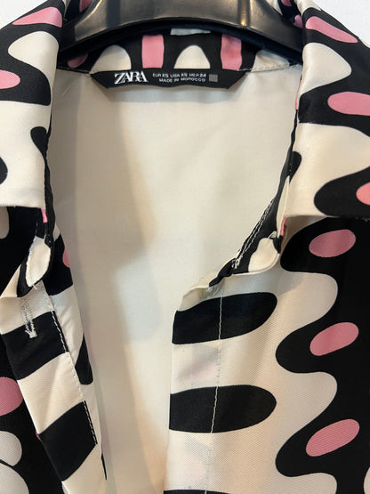 ZARA. Conjunto estampado flores T.xs