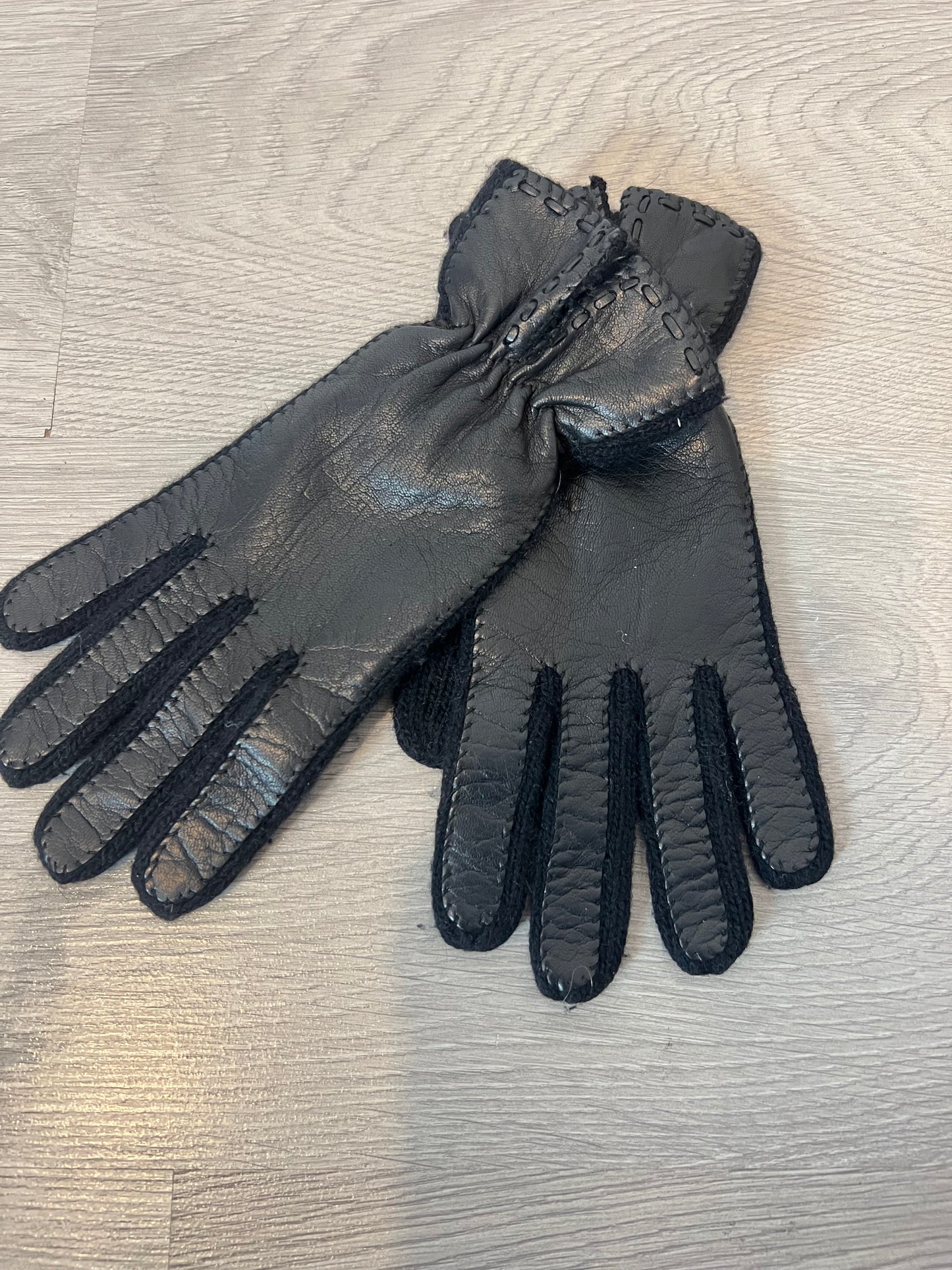 OTRAS. Guantes lana y piel