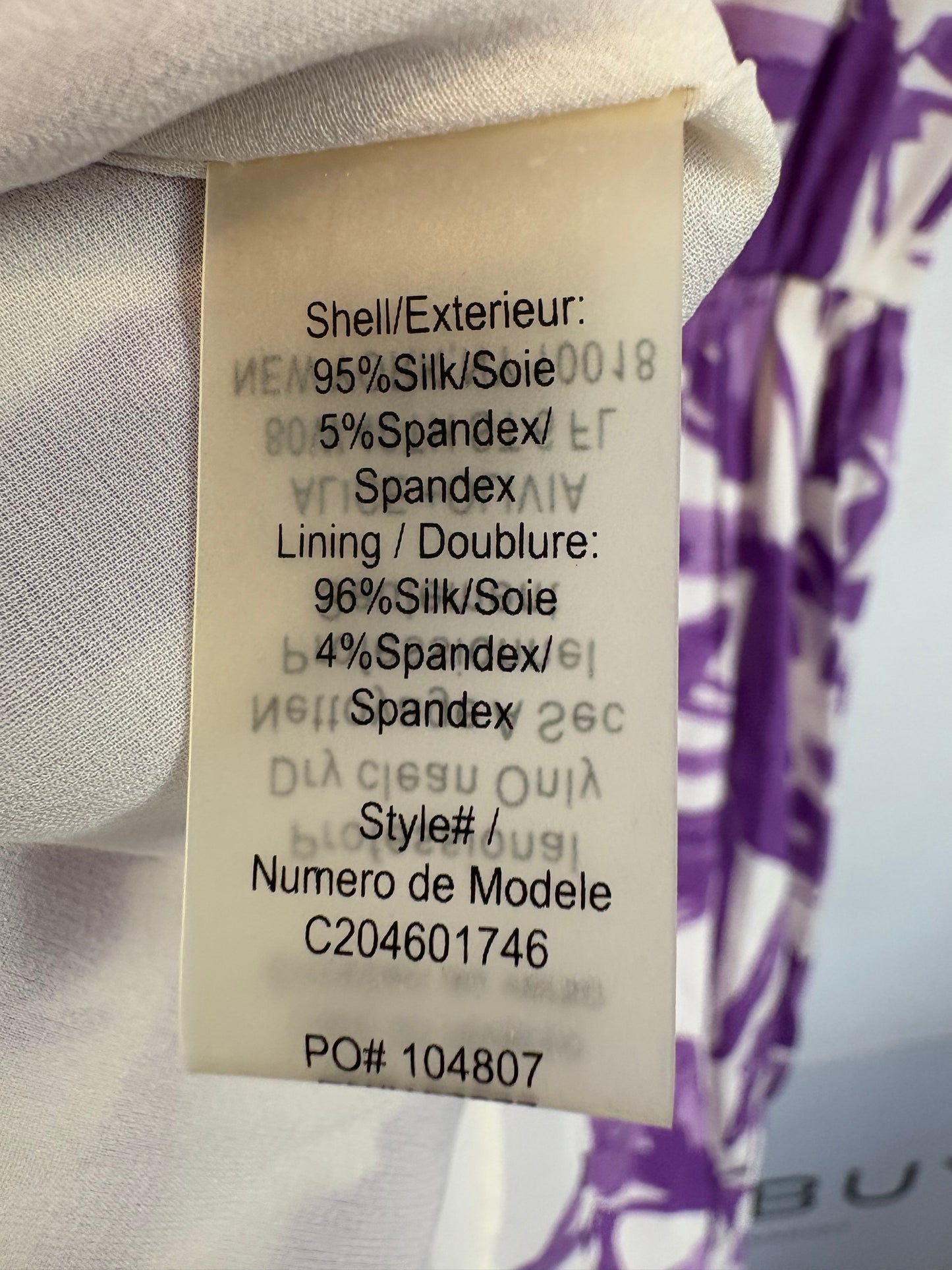 ALICE + OLIVIA . Vestido corto seda estampado