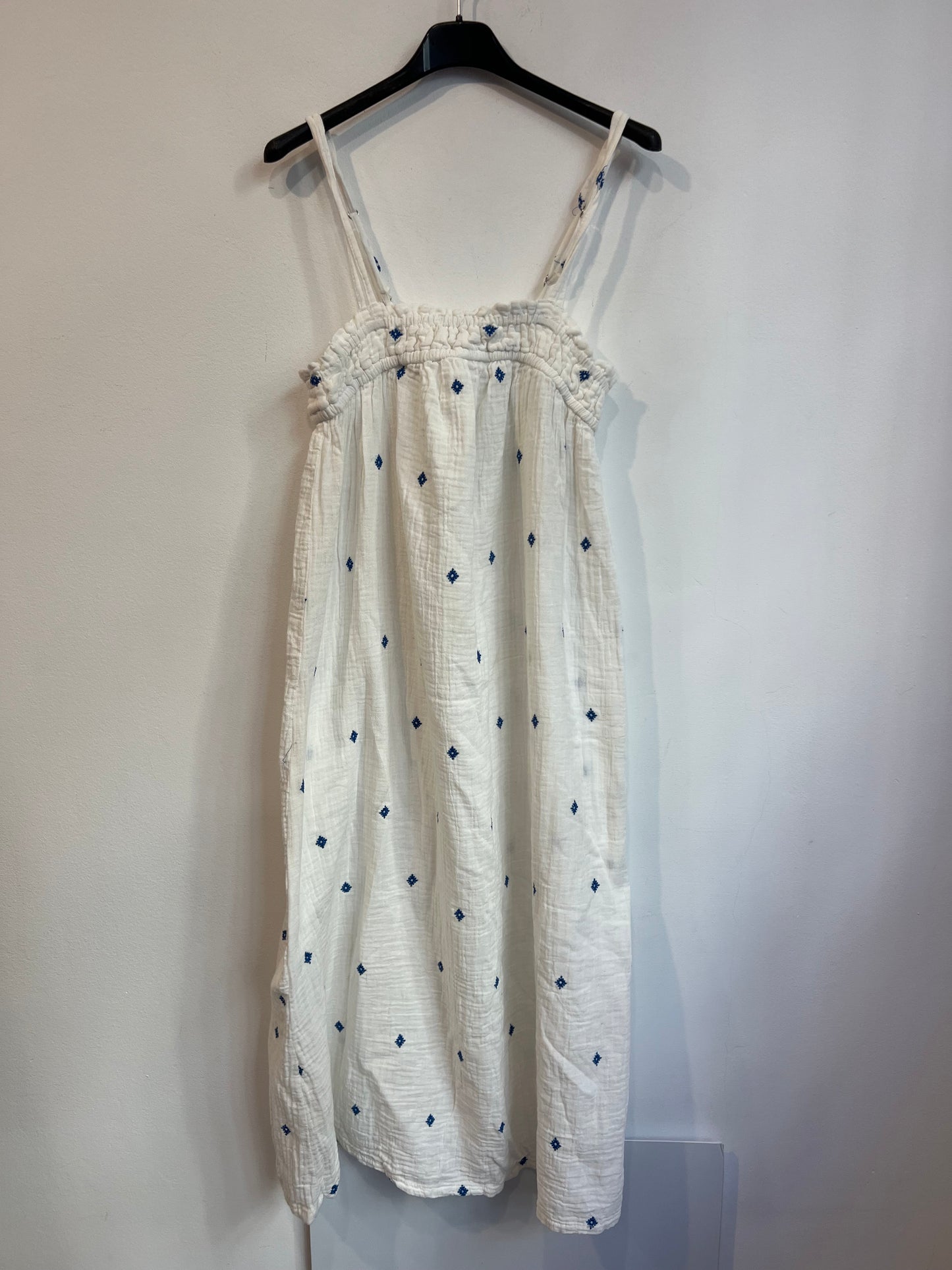 LEFTIES. Textured white midi dress. T.S.