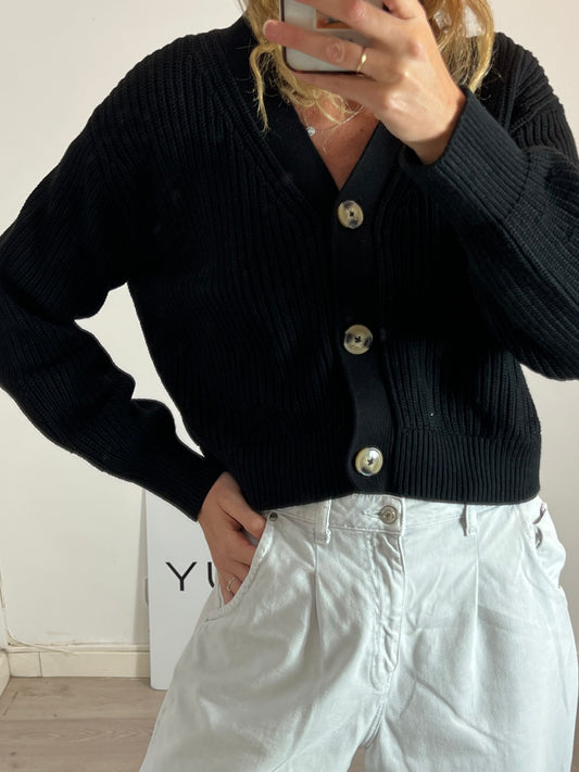 H&M. Chaqueta punto negra. T XS
