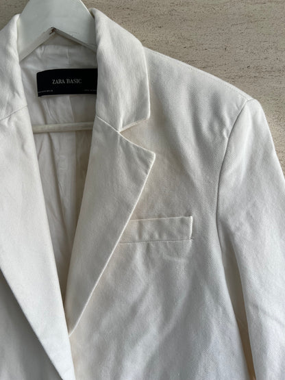 ZARA. White textured blazer Tm