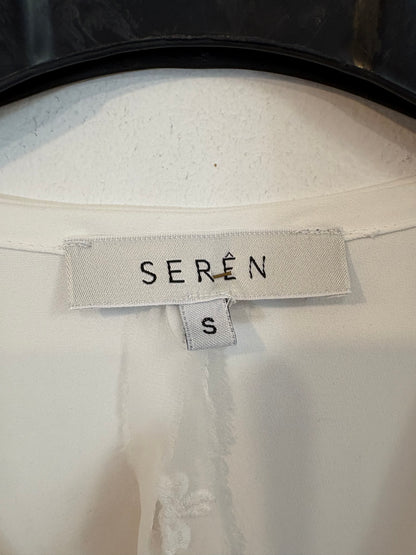 SERÊN. Bata larga blanca encaje