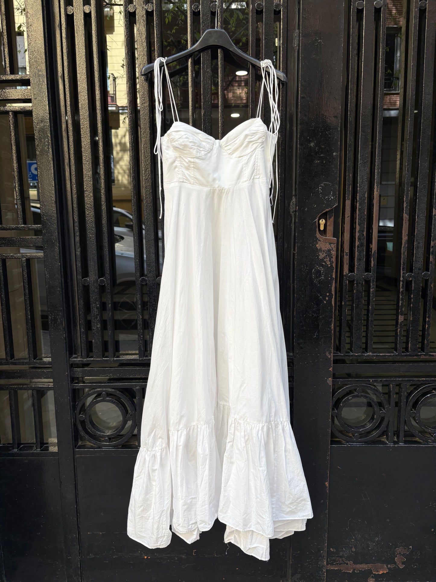 ZARA. Vestido largo blanco