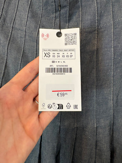 ZARA. Falda larga gris efecto denim