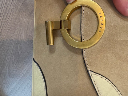 SANDRO. Bolso beige piel doble textura