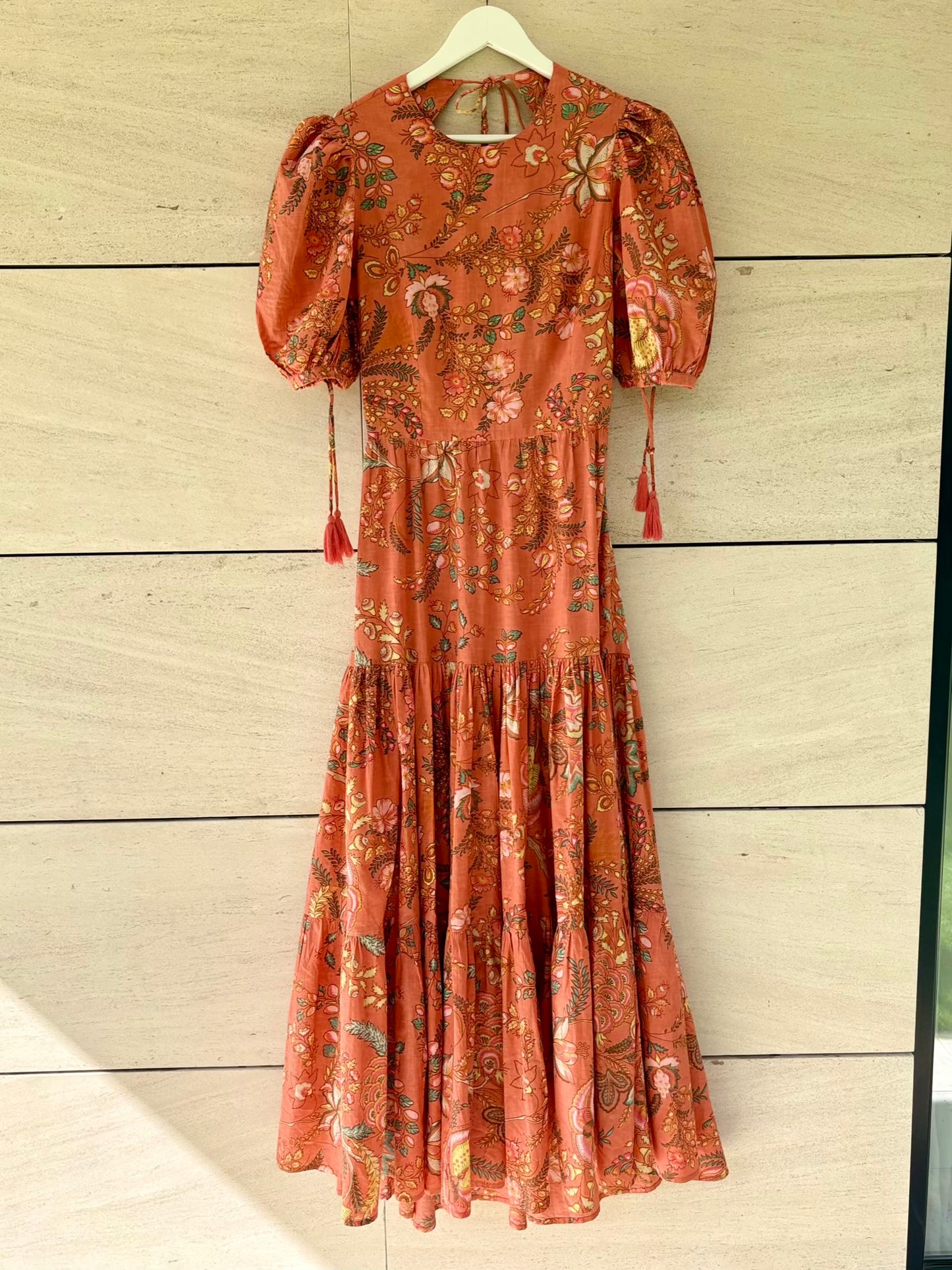PHILIPPA 1970. Vestido largo romántico espalda al aire